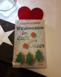 Cover Weihnachten im Cafe am Meer roman für die vorweihnachtszeit buchtipp um in weihnachtsstimmung zu kommen gute liebesromane